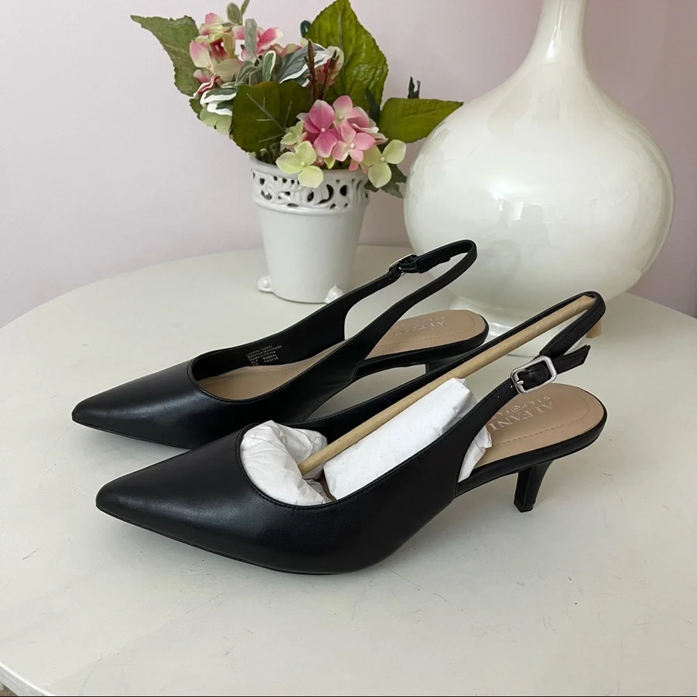 Women's Step 'N Flex Babbsy Pointed-Toe Slingback Pumps
